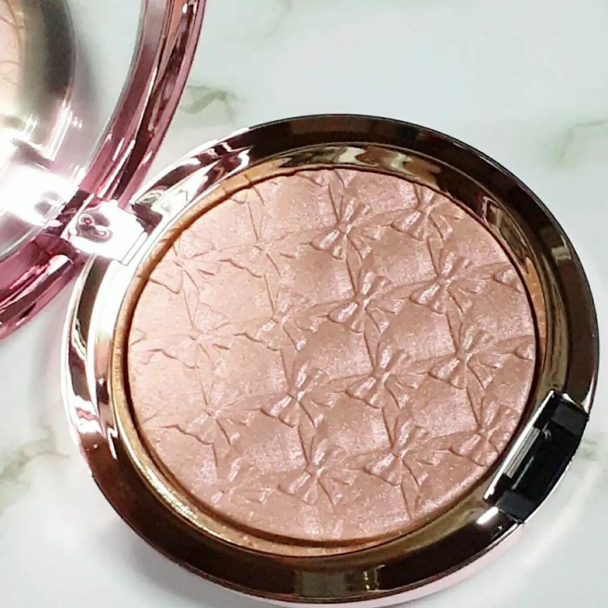 エクストラ ディメンション スキンフィニッシュ ラップド イン ゴールド/M・A・C/プレストパウダーを使ったクチコミ（3枚目）