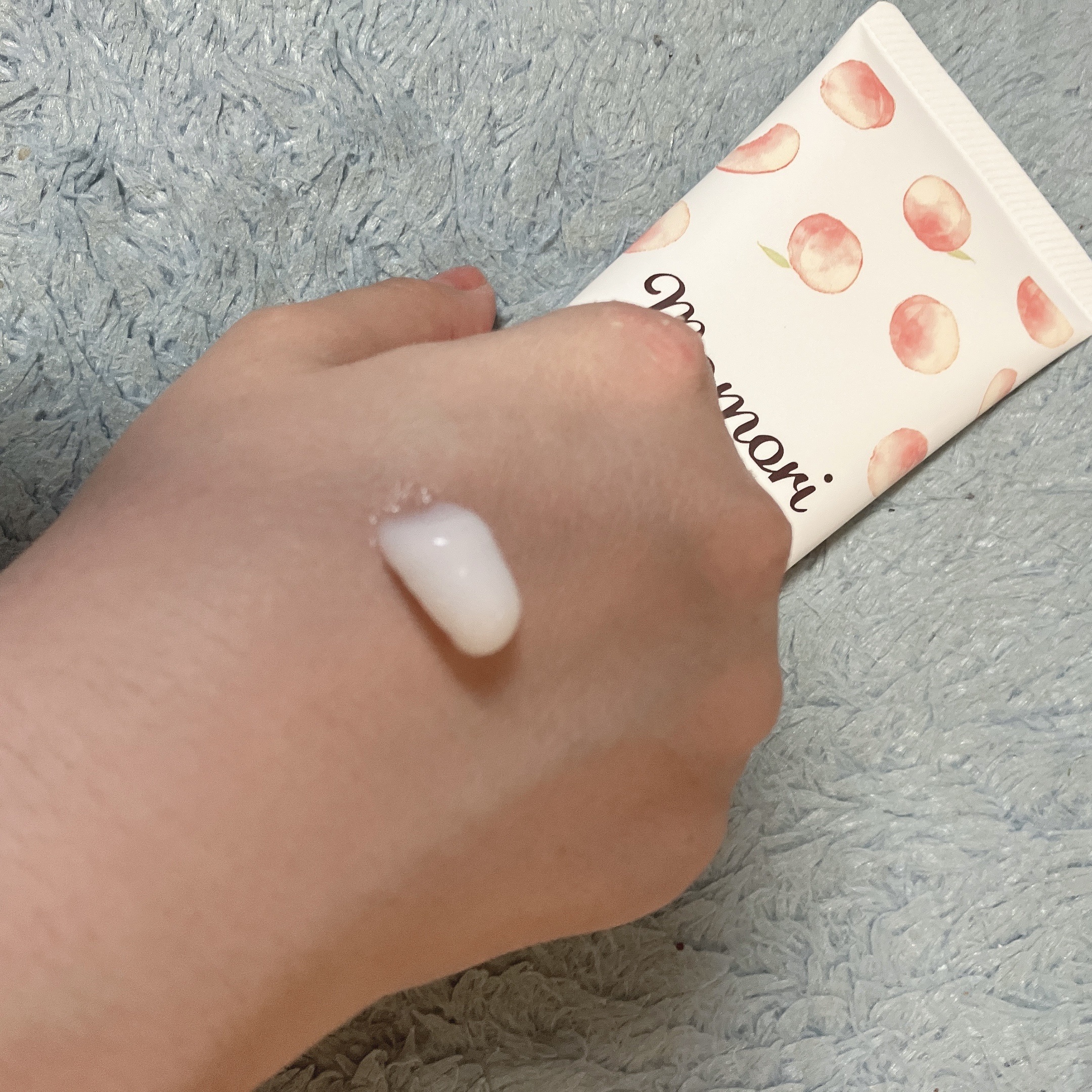 しっとりまとまるヘアクリーム  ハローキティ×モモリ 限定デザイン/モモリ/ヘアミルクを使ったクチコミ（2枚目）