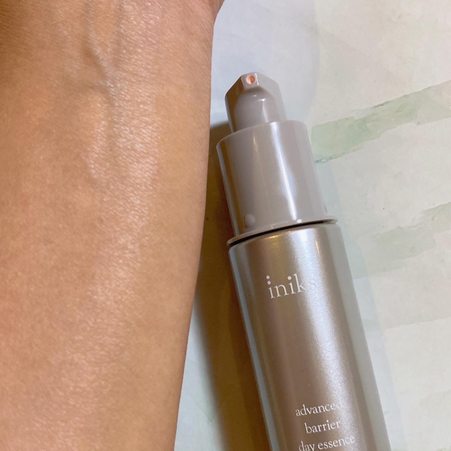アドバンスバリア デイエッセンス/iniks/日焼け止めローションを使ったクチコミ（3枚目）