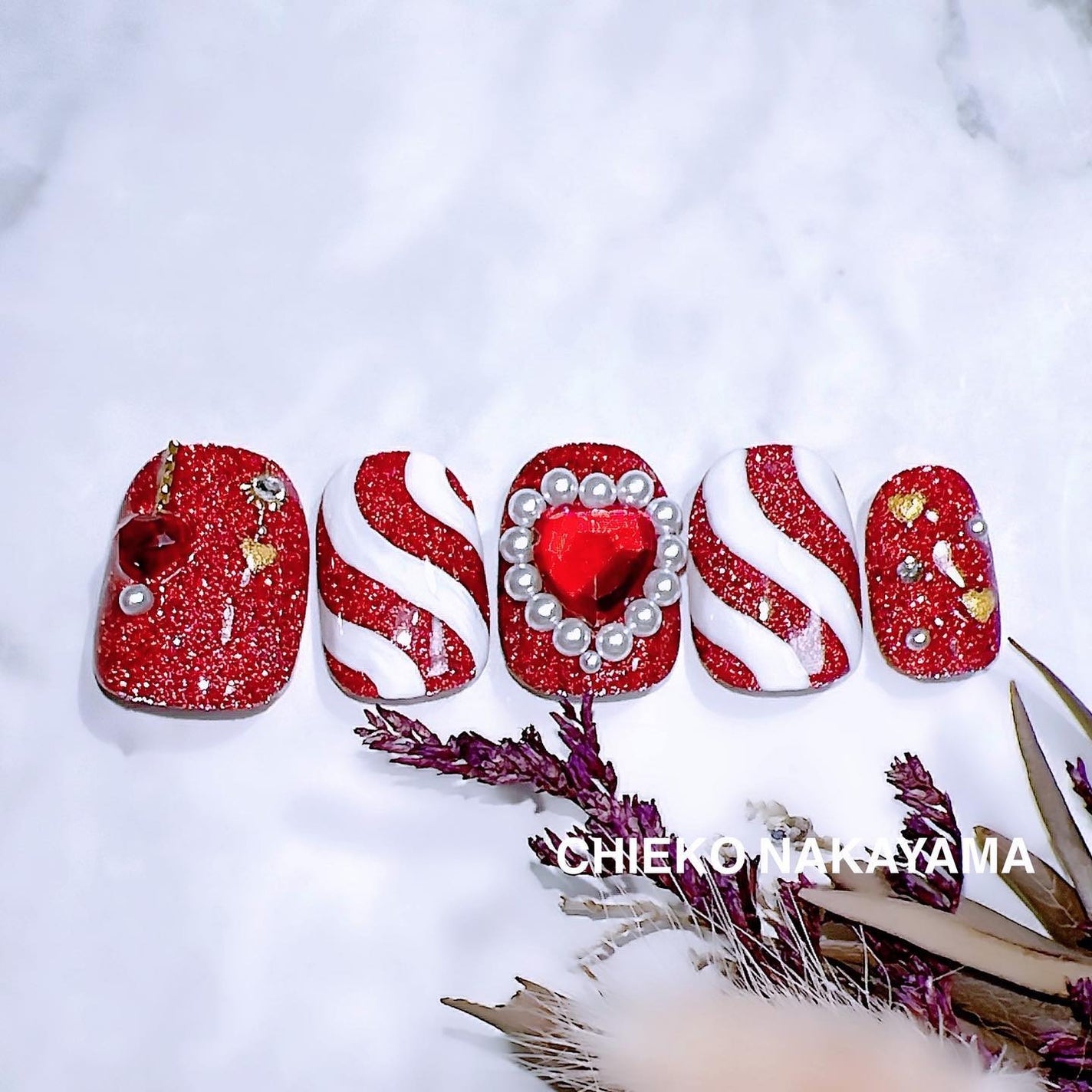 なかやまちえこ on LIPS 「クリスマスネイル🎄365日ネイル342日め⠀⠀@kimacat..」(2枚目)