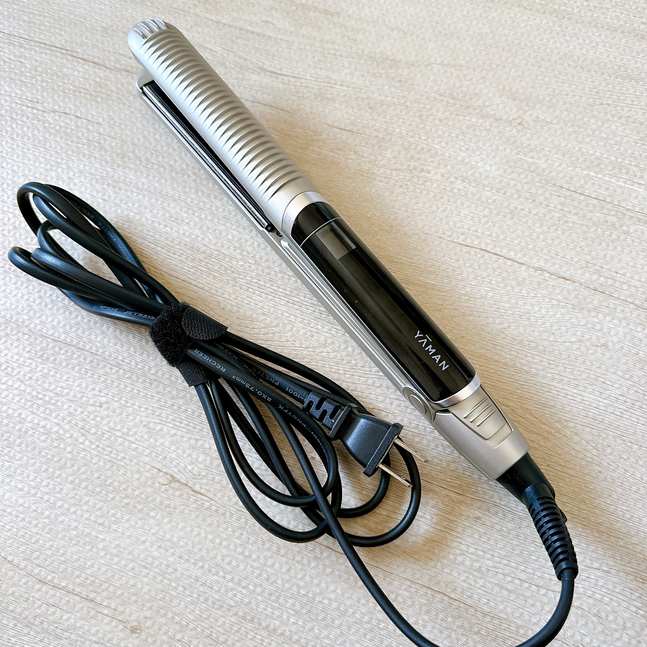 スムースアイロンフォトイオン/YA-MAN TOKYO JAPAN/ストレートアイロンを使ったクチコミ（2枚目）