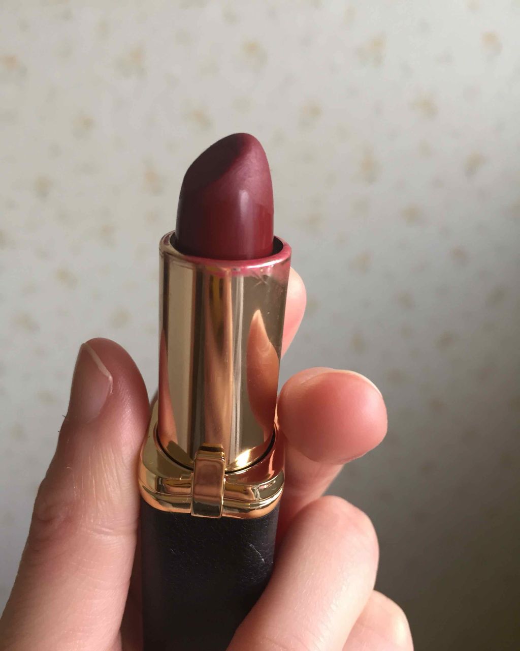 カラーリッシュモイストマットN/ロレアル パリ/口紅を使ったクチコミ(1枚目)