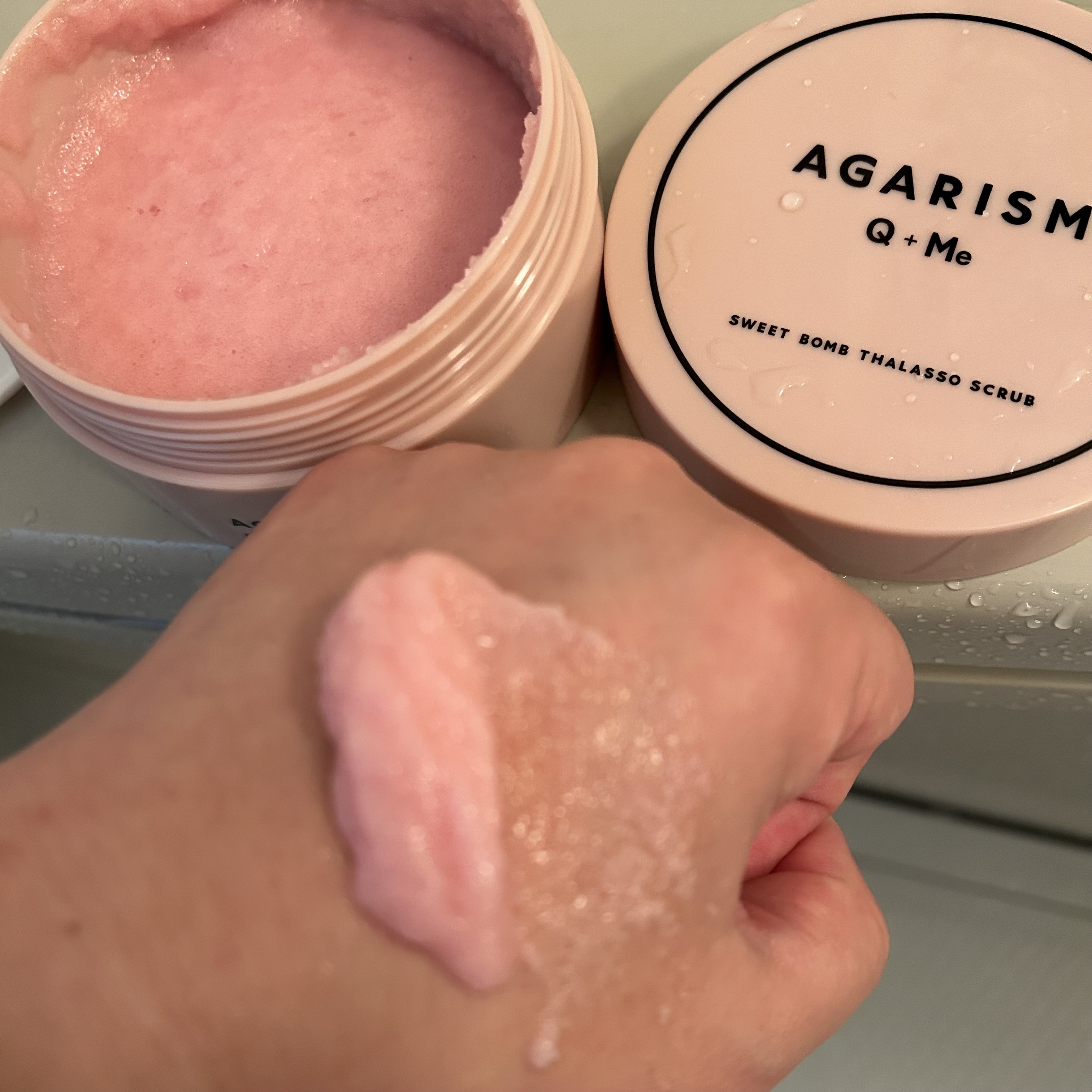 Q+Me スウィート ボム タラソ スクラブ/AGARISM/バストケア・ヒップケアを使ったクチコミ（3枚目）