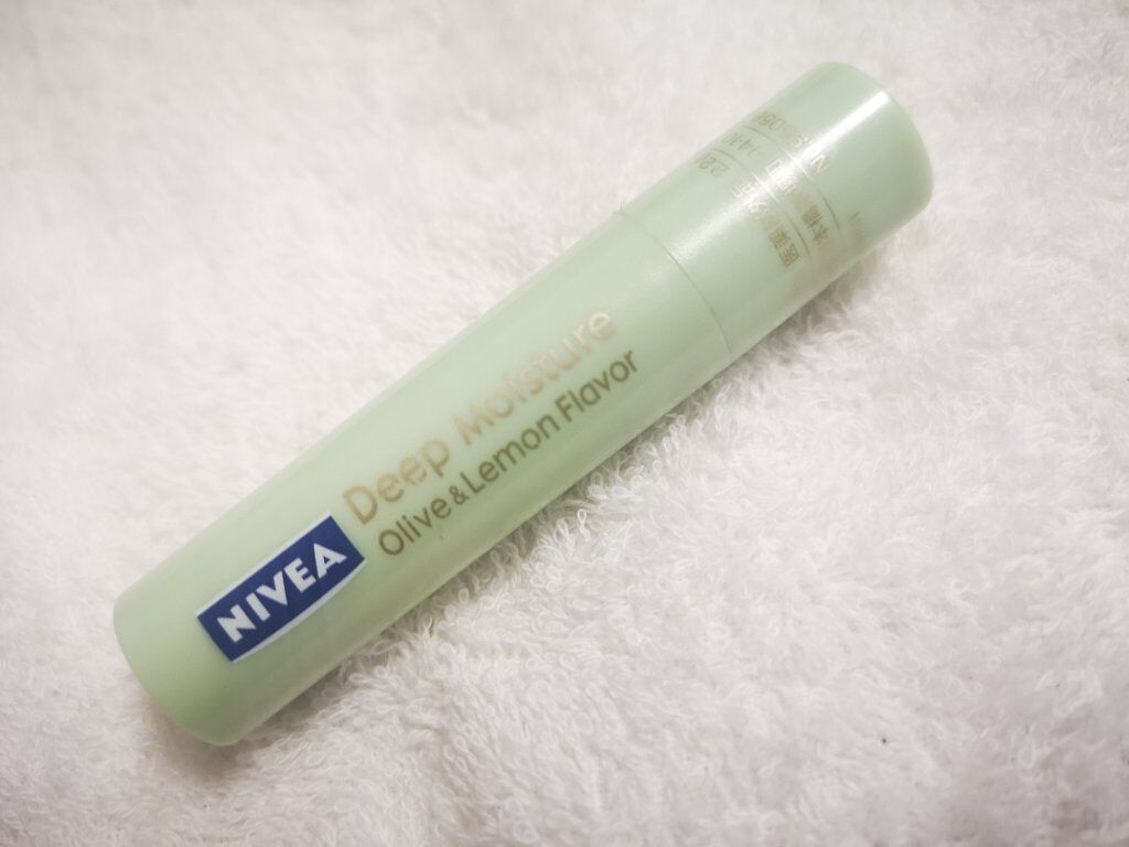 ニベア ディープモイスチャーリップ オリーブ＆レモンの香り(旧)/ニベア/リップケアを使ったクチコミ（1枚目）