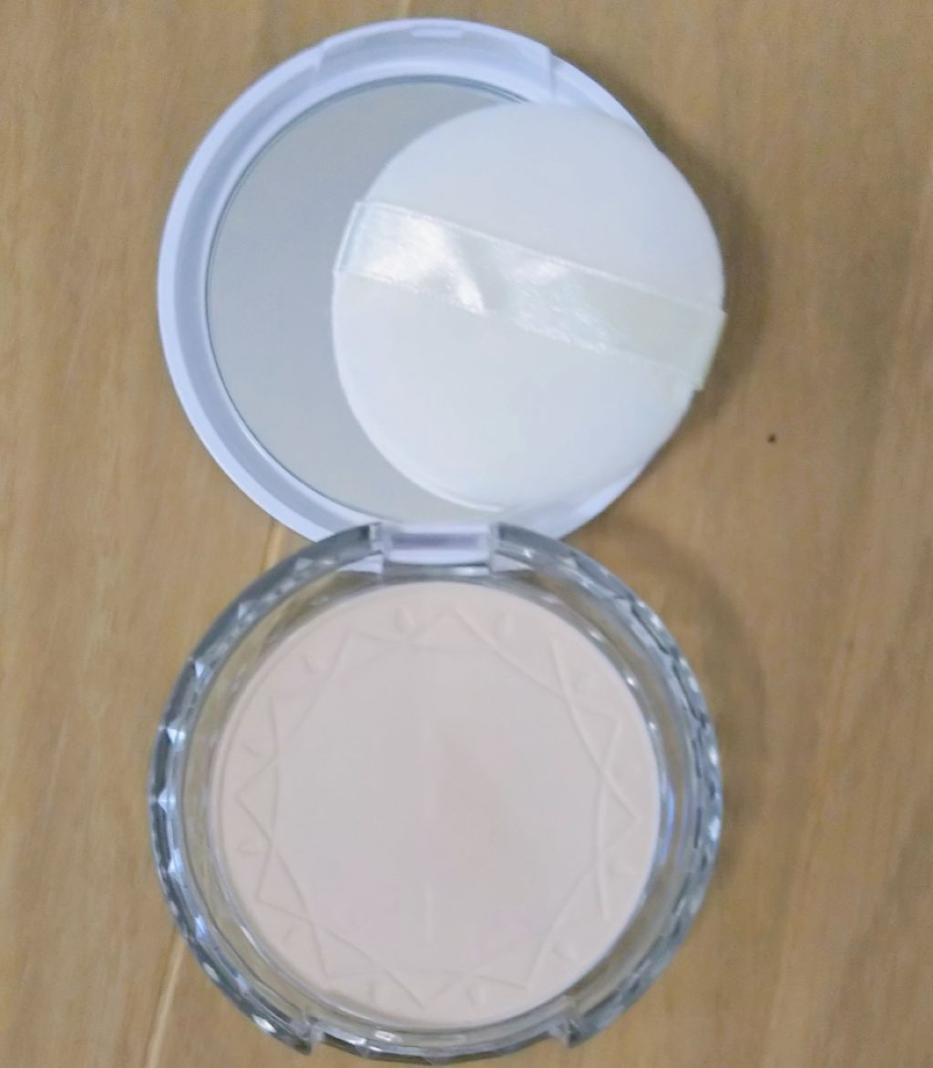 UVクリアフェイスパウダー/CEZANNE/プレストパウダーを使ったクチコミ(3枚目)
