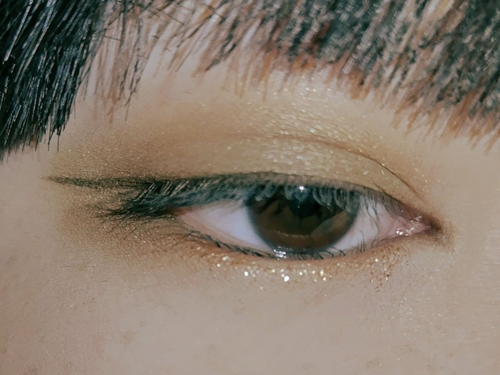 ダズルシャドウ リキッド/M・A・C/リキッドアイシャドウを使ったクチコミ（3枚目）