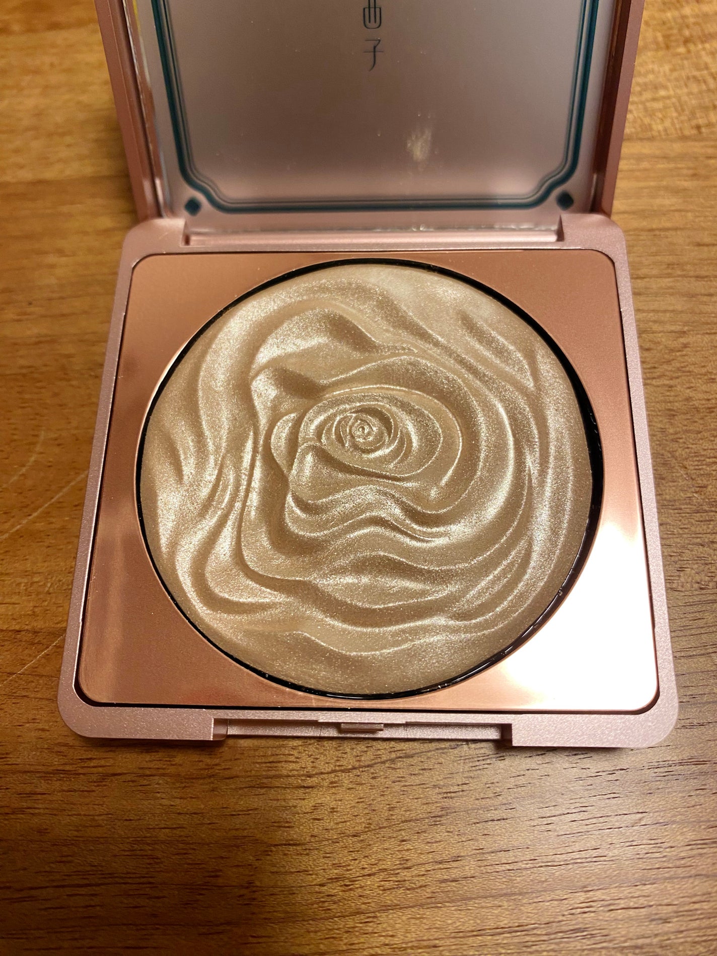 双花彫刻 ハイライト/花西子/パウダーハイライトを使ったクチコミ(1枚目)