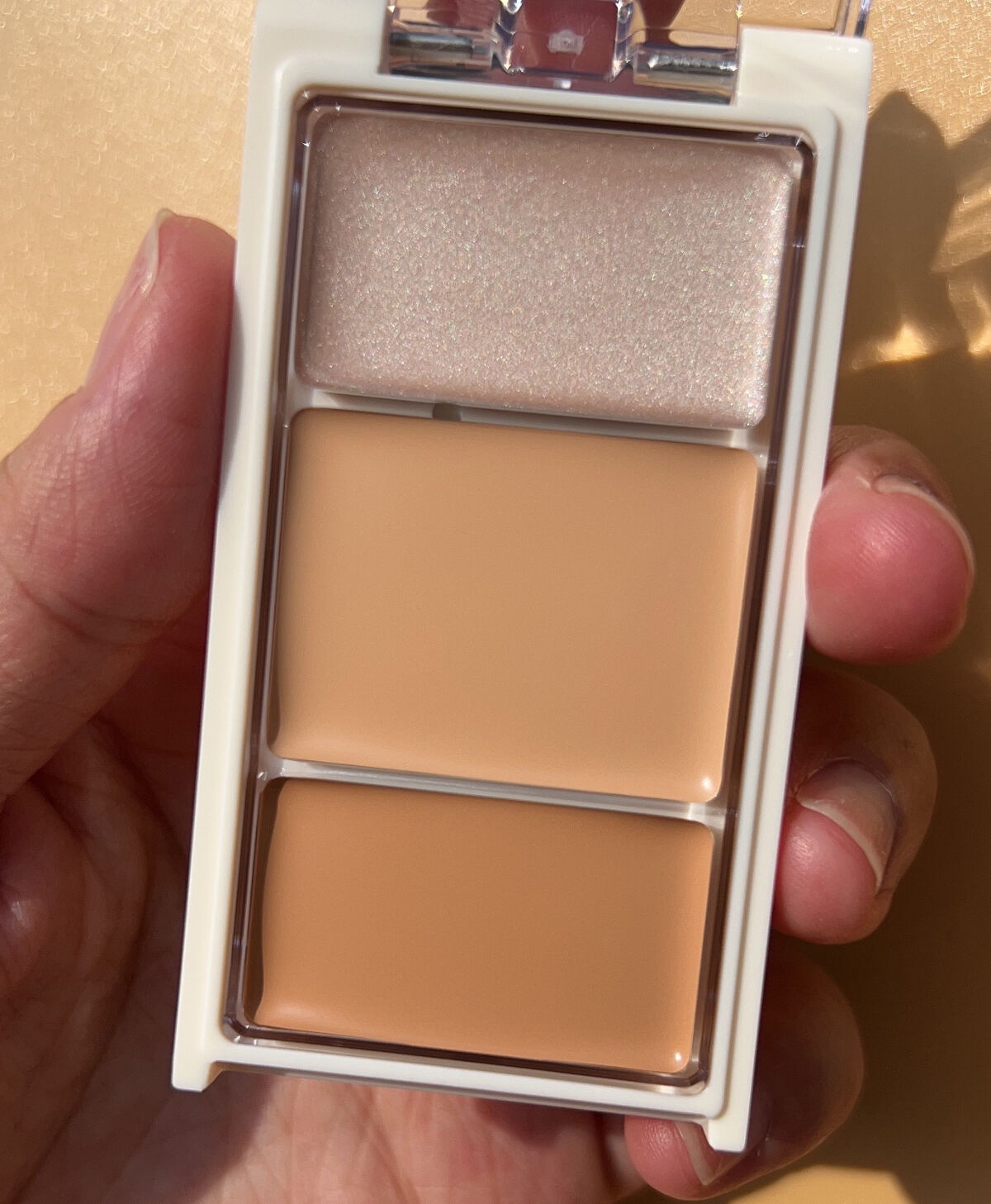 BASE&C マルチクリエイティブコンシーラーのクチコミ「ツヤ肌、コンシーラーが1つでできるアイテム♥️




✼••┈┈••✼••┈┈••✼••┈┈.....」（2枚目）