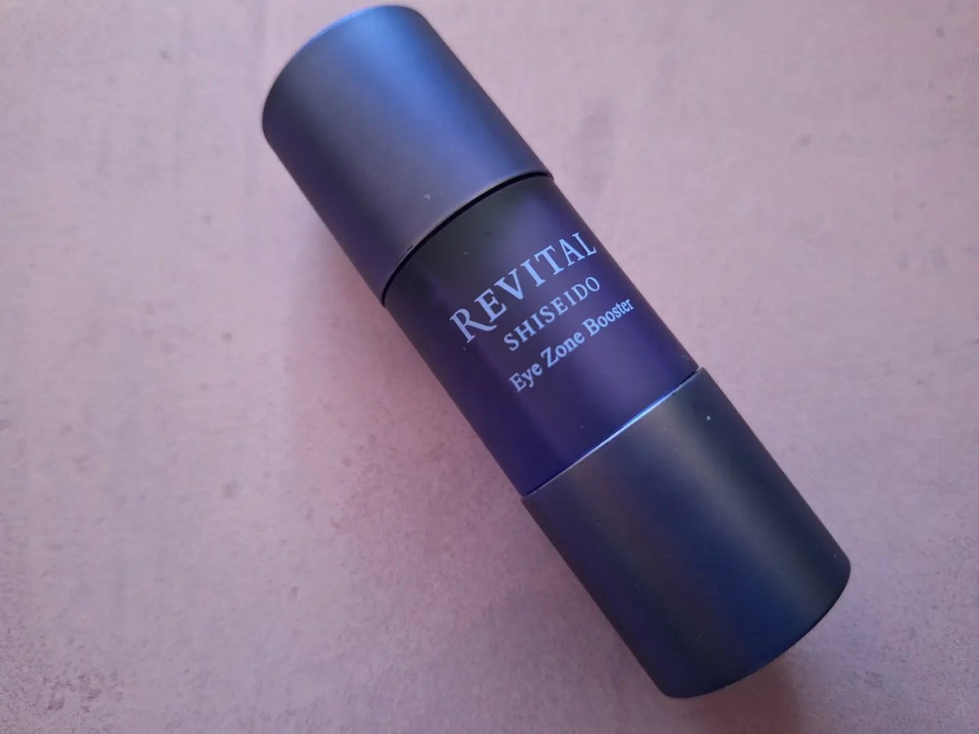 みきみきちゃま on LIPS 「リバイタルから商品提供をいただきました。#アイゾーンブースター..」(2枚目)