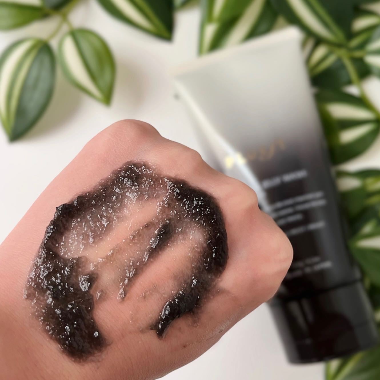 BLACK JELLY WASH(ブラックジェリーウォッシュ)/PLUEST/その他洗顔料を使ったクチコミ(3枚目)