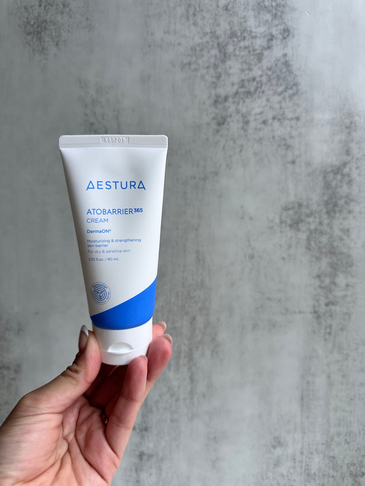 yumi on LIPS 「少しの量で伸びが良くて、保湿力がしっかりあります!乾燥が気にな..」(1枚目)