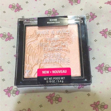 MegaGlo Highlighting Powder/wet 'n' wild/ハイライトを使ったクチコミ（1枚目）