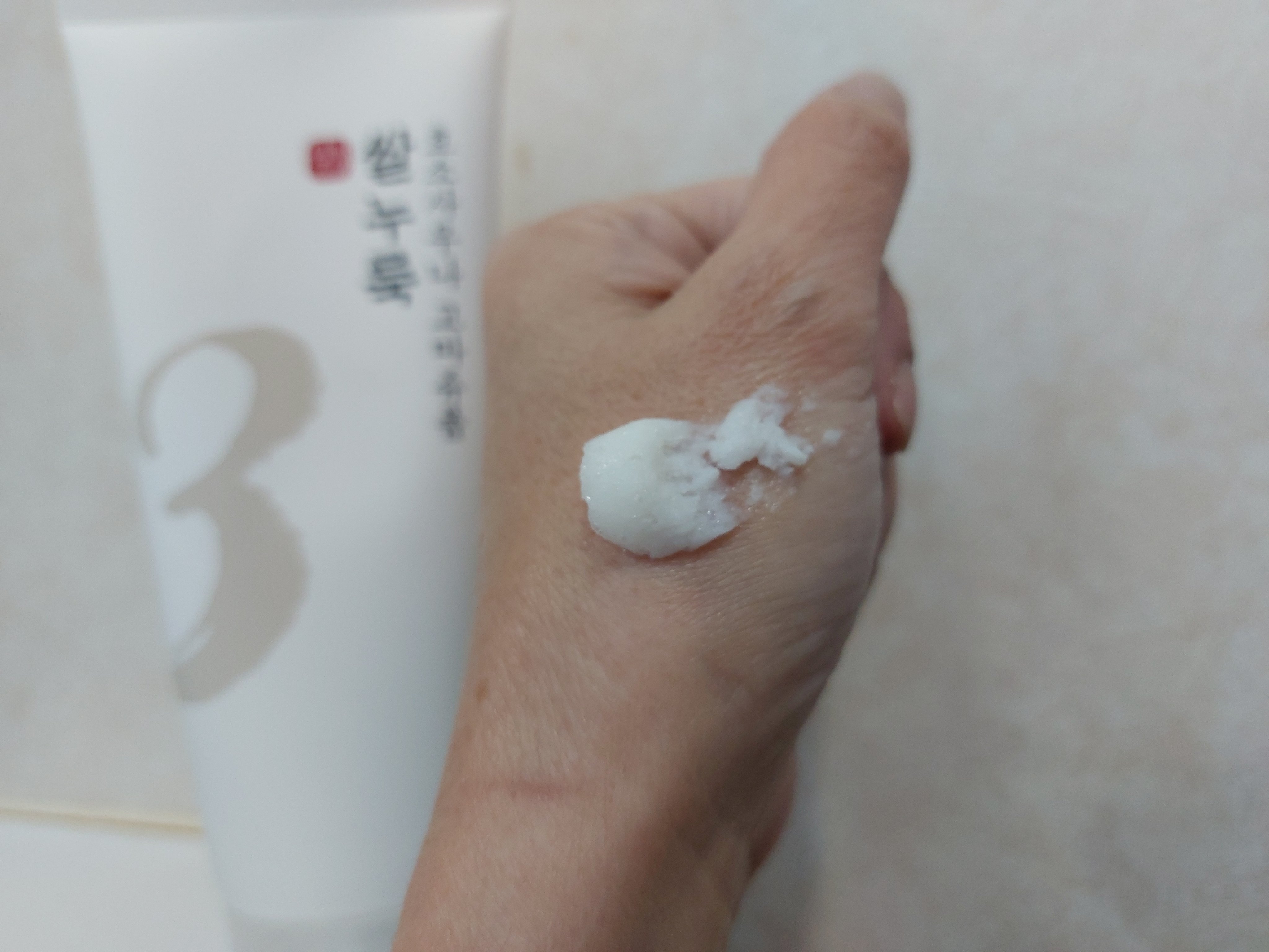 3番 酒かす酵素風呂ゴマージュ洗顔料/numbuzin/スクラブ・ゴマージュを使ったクチコミ（2枚目）