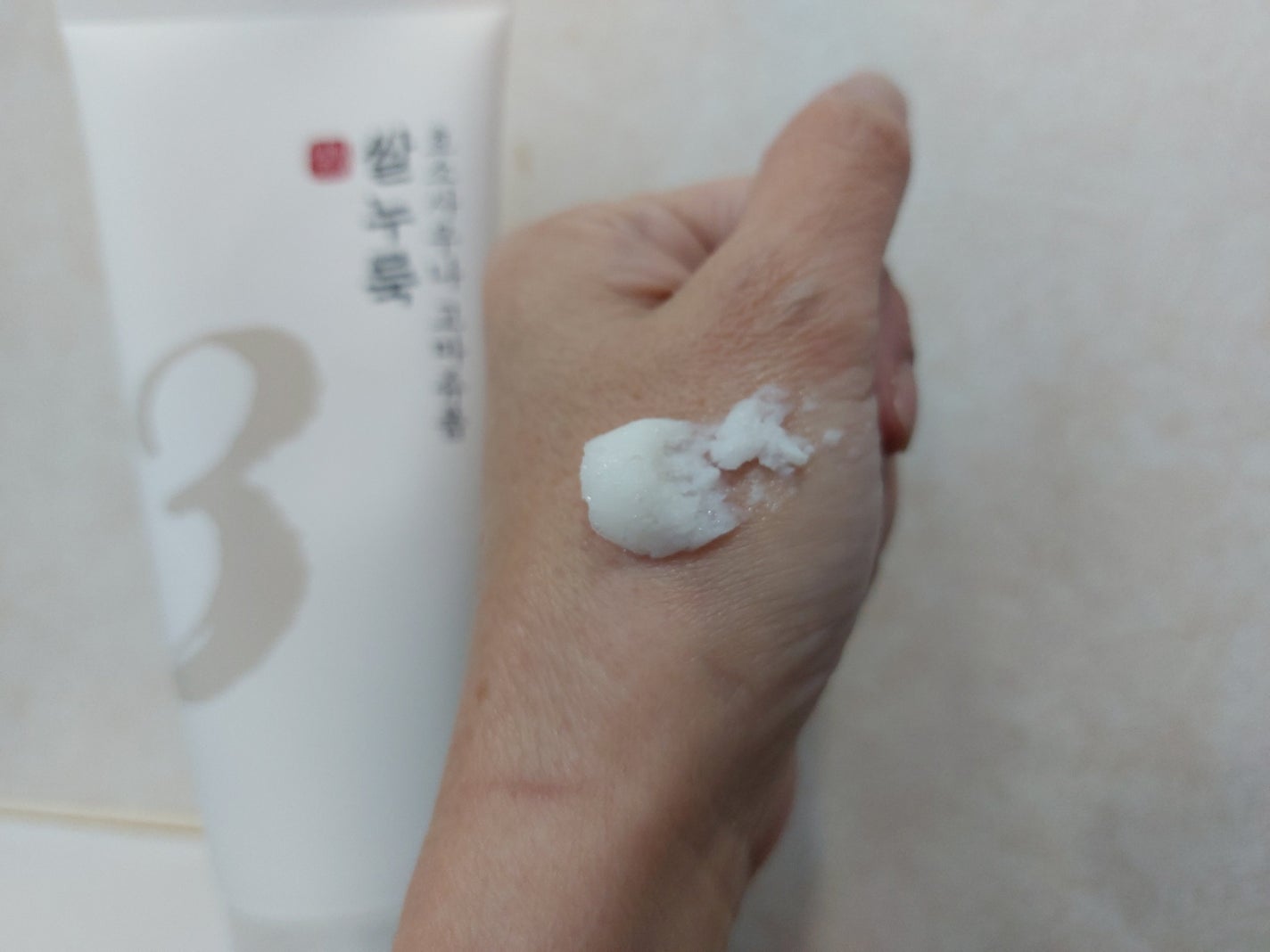 3番 酒かす酵素風呂ゴマージュ洗顔料/numbuzin/スクラブ・ゴマージュを使ったクチコミ(2枚目)