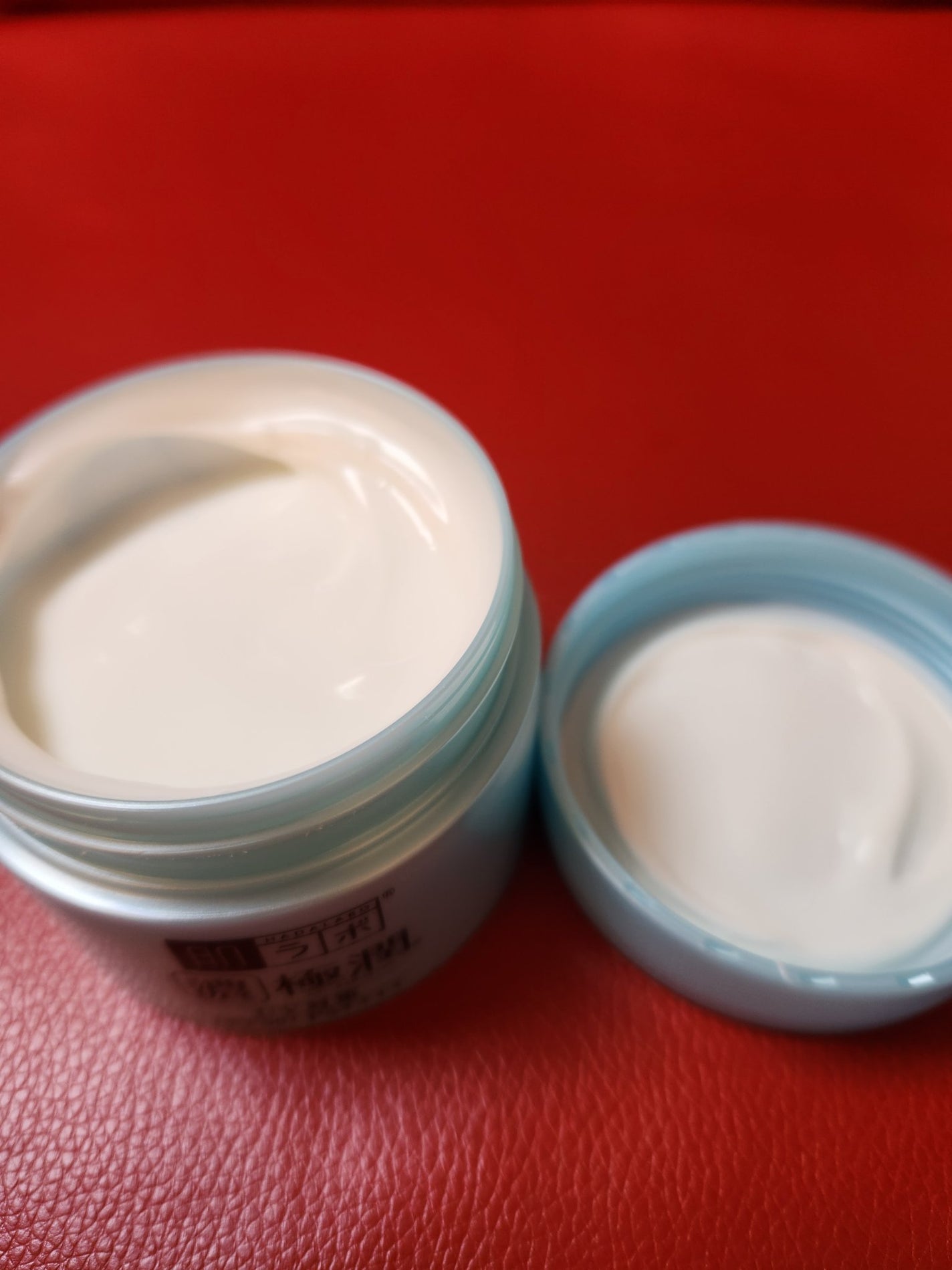 極潤 UVホワイトゲル/肌ラボ/オールインワン化粧品を使ったクチコミ(2枚目)