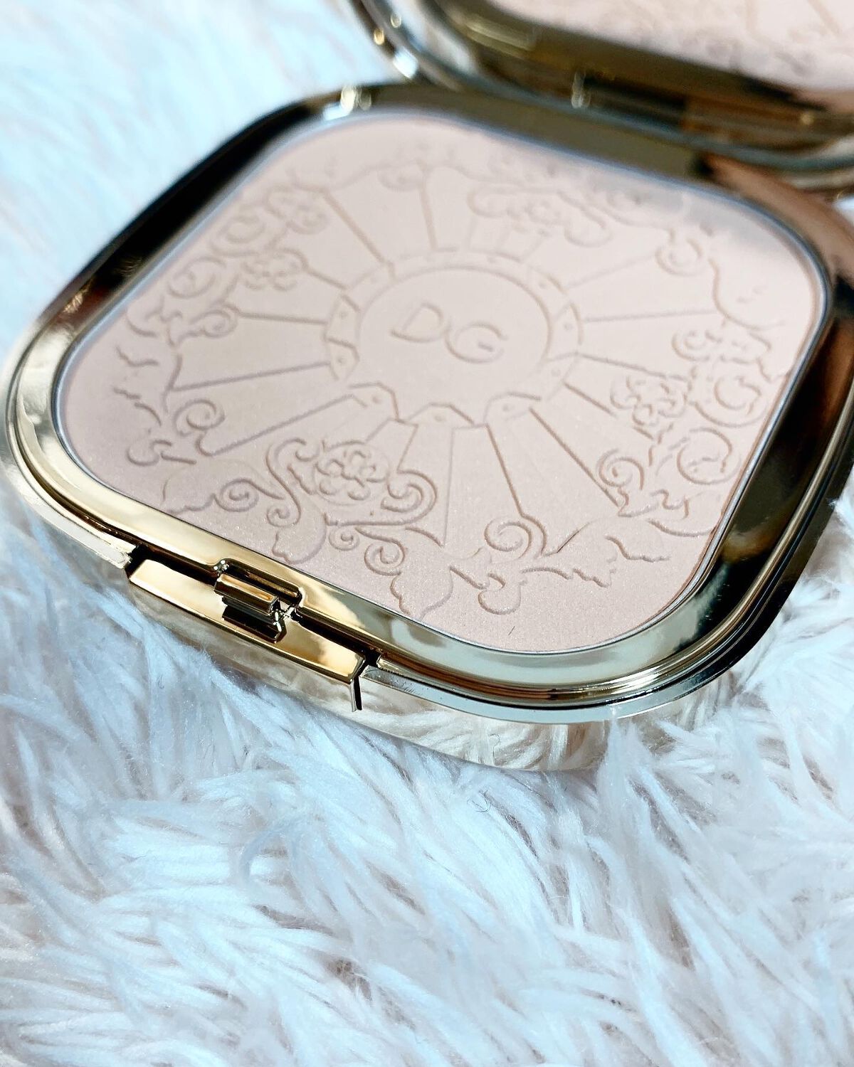 ソーラーグロウ ウルトラライト ブロンジングパウダー/DOLCE&GABBANA BEAUTY/ブロンザーを使ったクチコミ（3枚目）