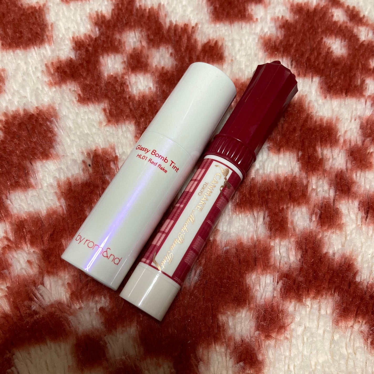 アンドバイロムアンド グラッシーボムティント/&nd by rom&nd/リップティントを使ったクチコミ(2枚目)