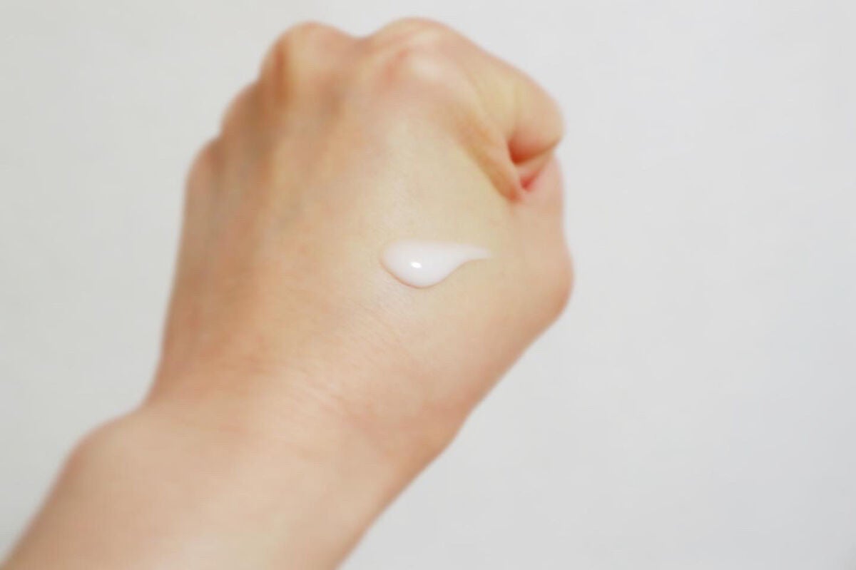 プレミアムボディミルク ホワイトニング【医薬部外品】 /ニベア/ボディミルクを使ったクチコミ(2枚目)