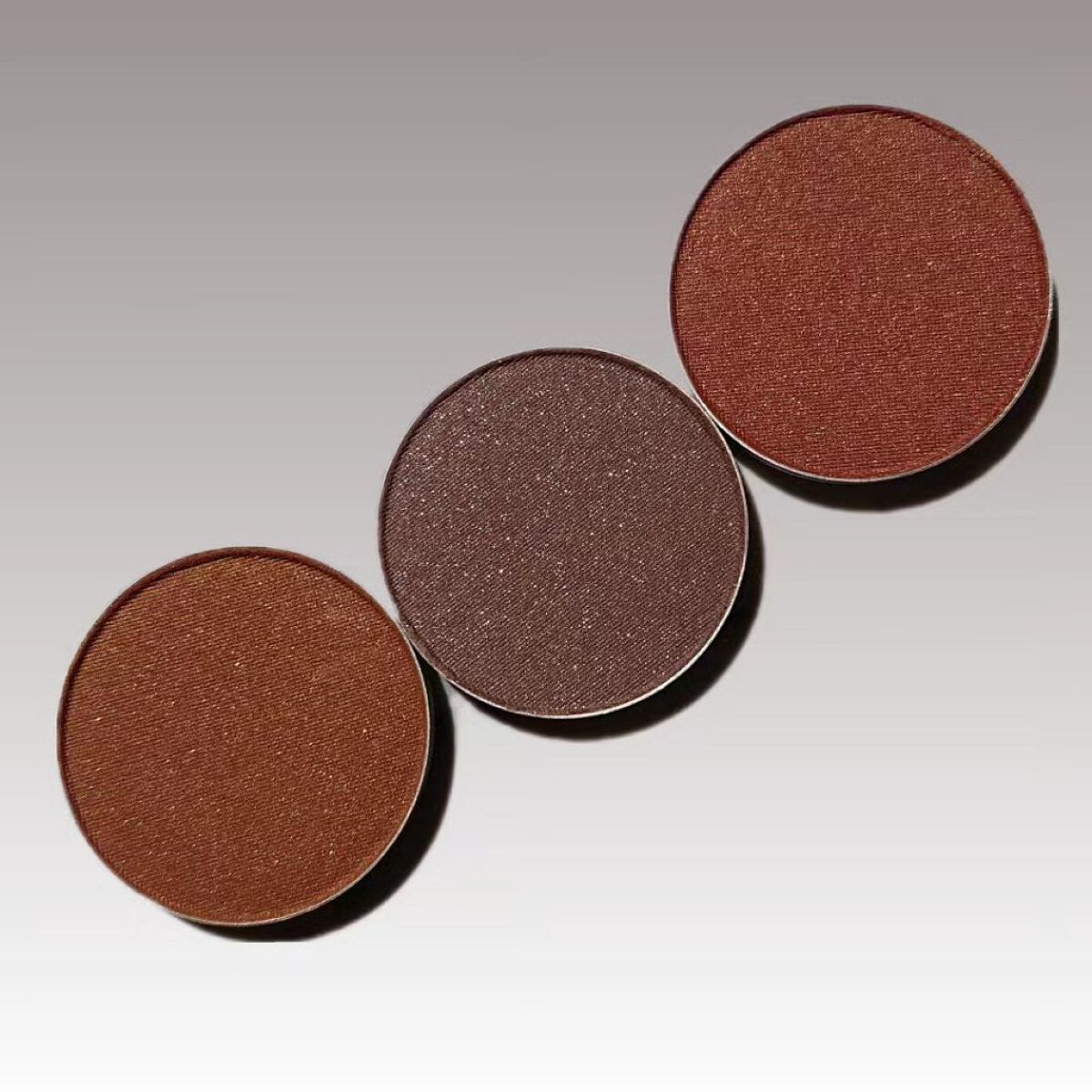 ワ バイ ドゥーオーガニック ルミナス アイ シャドー/ドゥーオーガニック/単色アイシャドウを使ったクチコミ（3枚目）