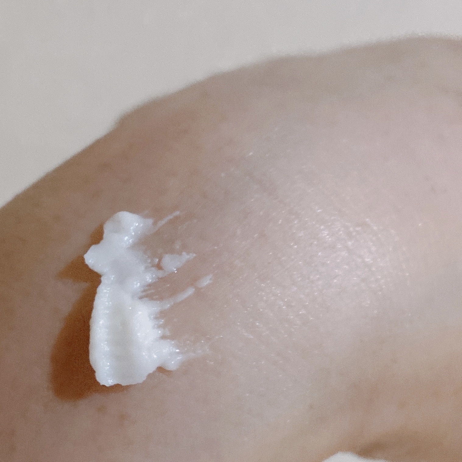 マジックフード バナナ ハンドミルク/TONYMOLY/ハンドクリームを使ったクチコミ（2枚目）