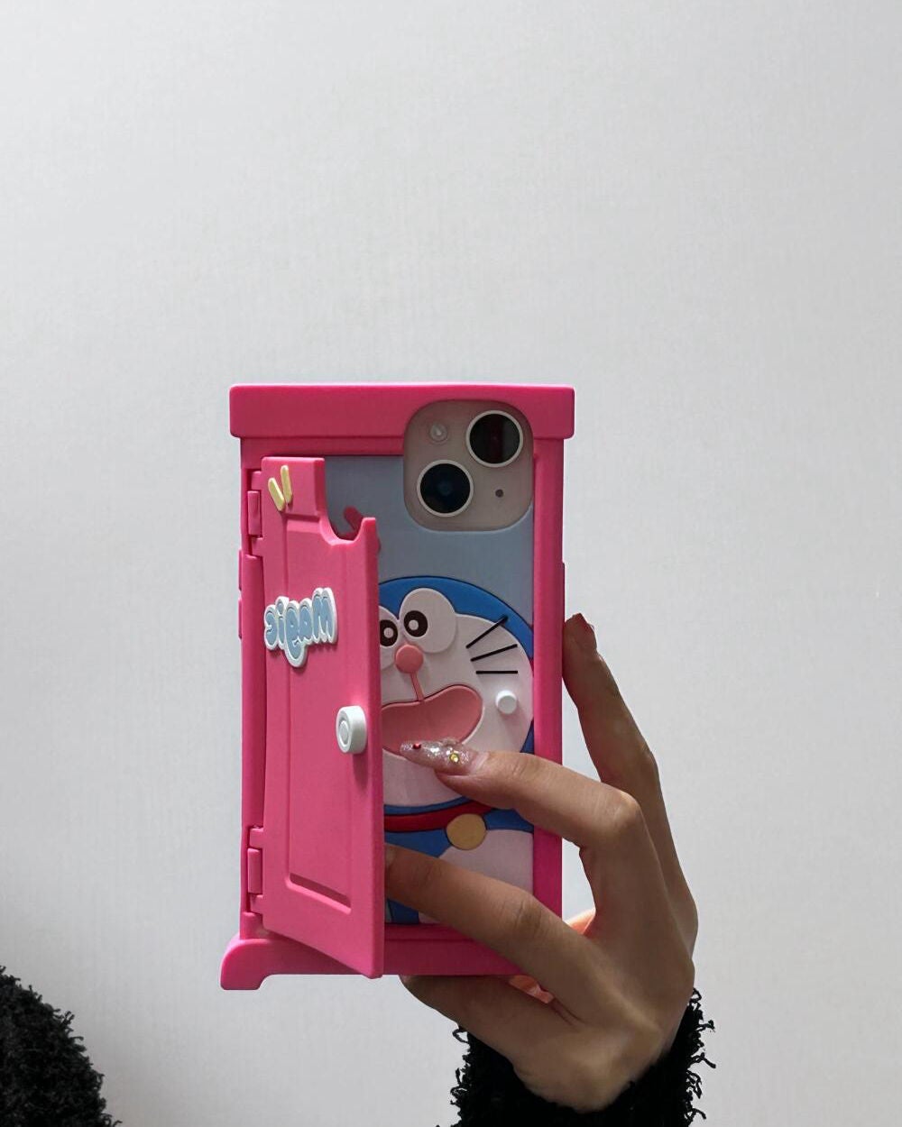 ケース大好きっ子 on LIPS 「やっとドラえもんのどこでもドアを開けた#iPhoneケース#購..」(1枚目)