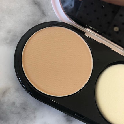 ライトフル C3 ナチュラル シルク パウダーファンデーション/M・A・C/パウダーファンデーションを使ったクチコミ(2枚目)