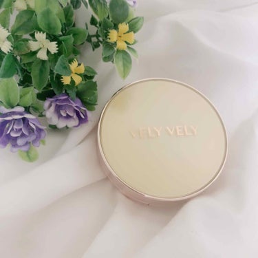 VELY VELY はちみつツヤ肌クッションファンデのクチコミ「蜂蜜のようなツヤツヤふっくら肌に！？﻿
VELY VELY(ブリーブリー)﻿
オーラハニーグロ.....」（1枚目）