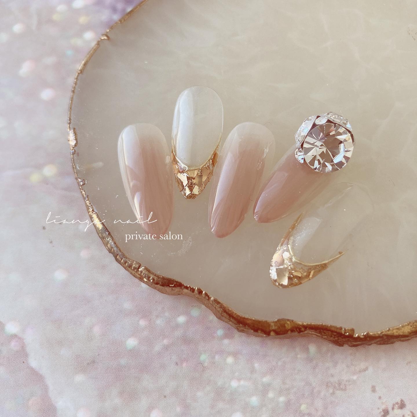 #ネイル,#冬ネイル,#大人ニュアンスネイル,#ニュアンスネイル,#ジェルネイル,#ビジューネイル,#シンプルネイルのネイルデザイン