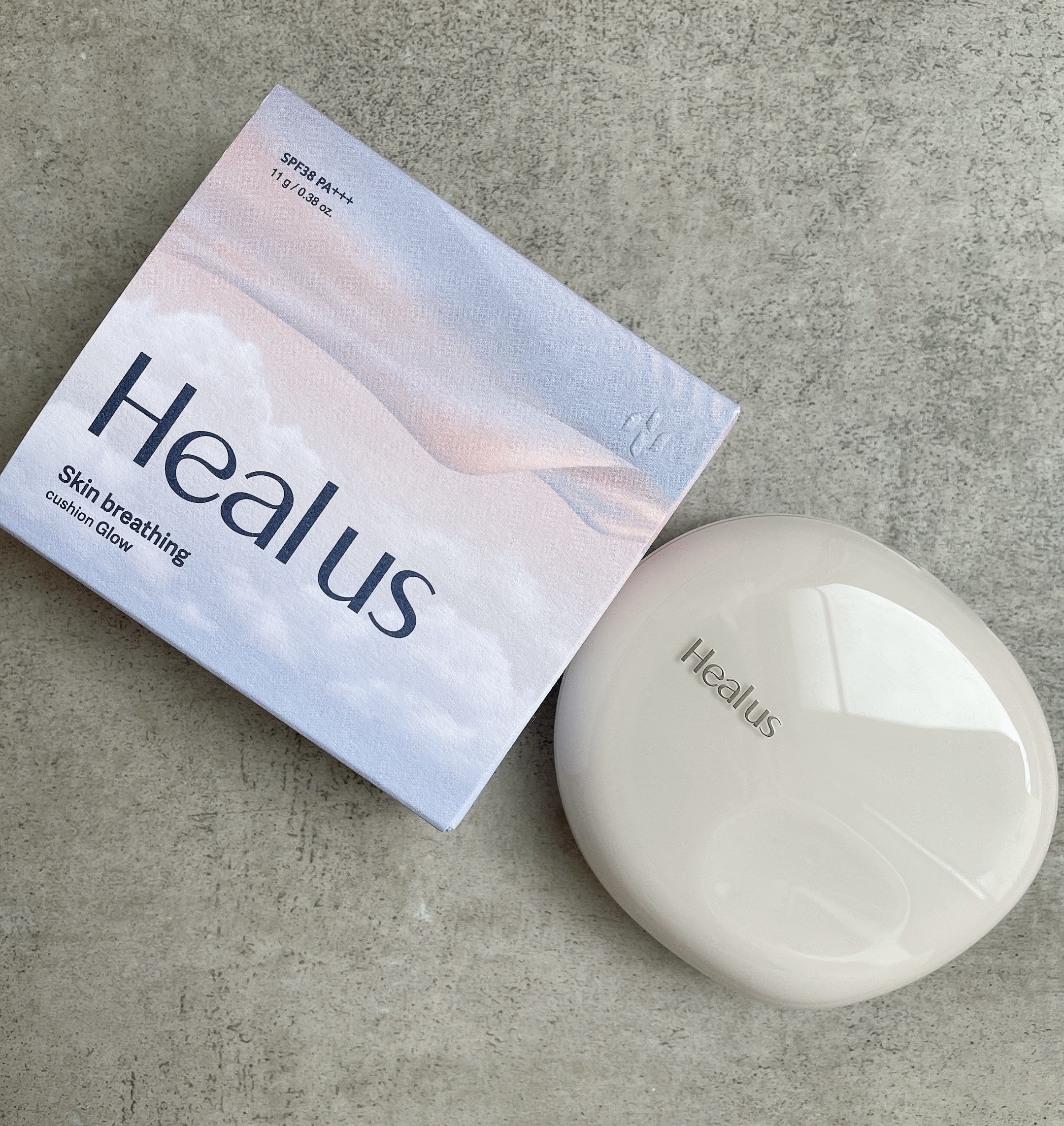 Healus
スキンブリージングクッション グロウ

@dr.g_official_jp 提供

Dr.Gの姉妹ブランド『Healus』✨
Healing+usの意味で、メイクを快適に、個性の美しさを表現するためのメイクアップブランドです。