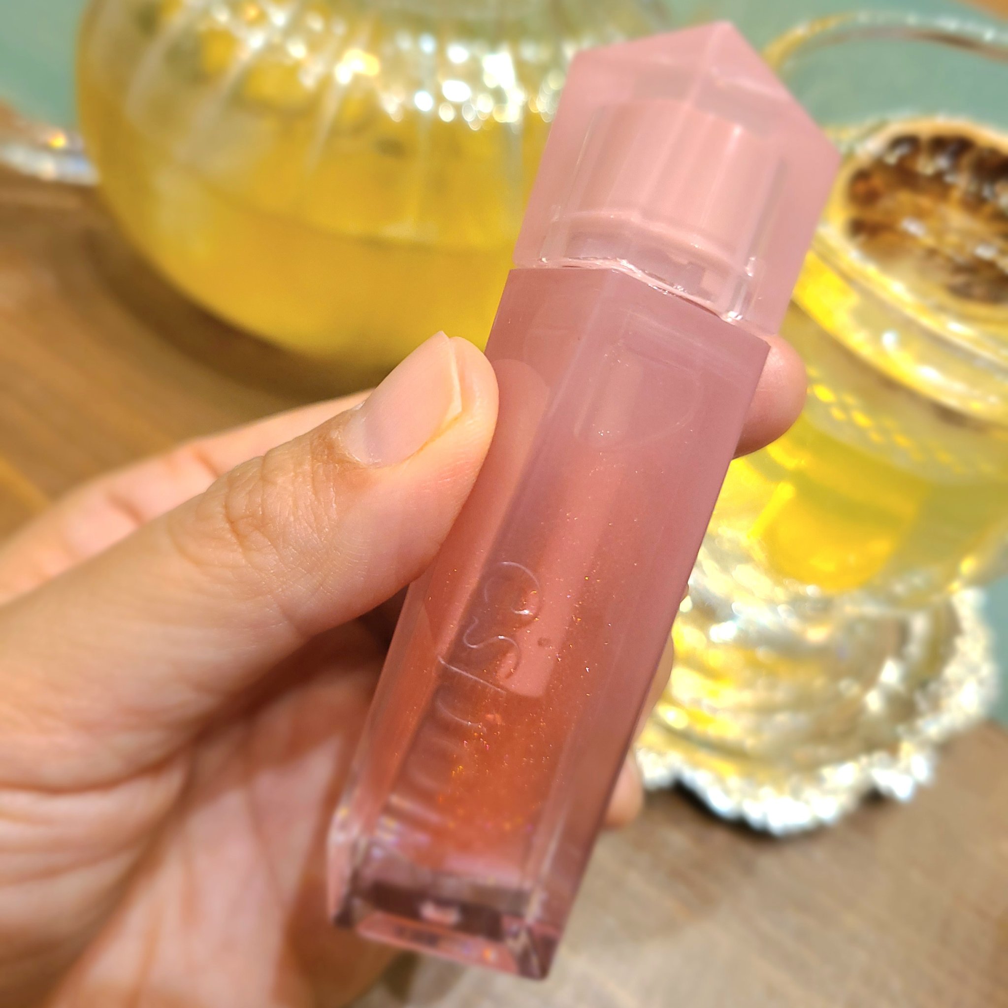 エスポア クチュールリップグロス ロージービーム(Rosy BB Edition)/espoir/リップグロスを使ったクチコミ（2枚目）