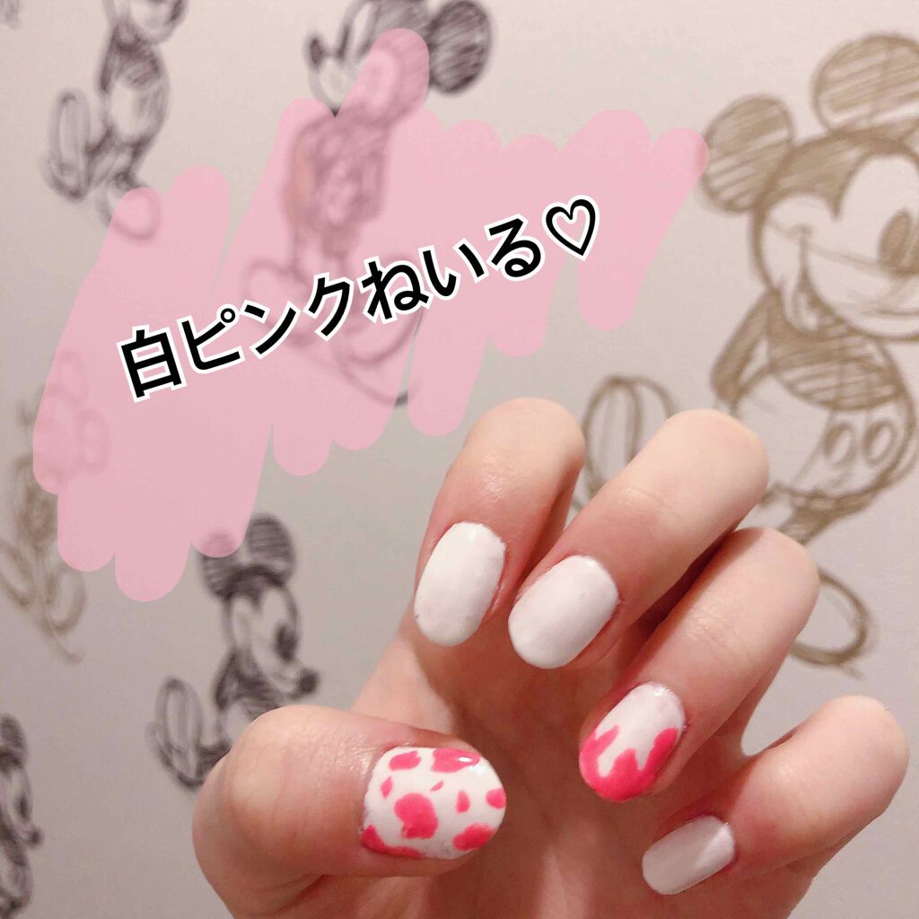momo on LIPS 「白×ピンクねいる💅牛柄をピンクで描いてみたらイチゴミルクみたい..」(1枚目)