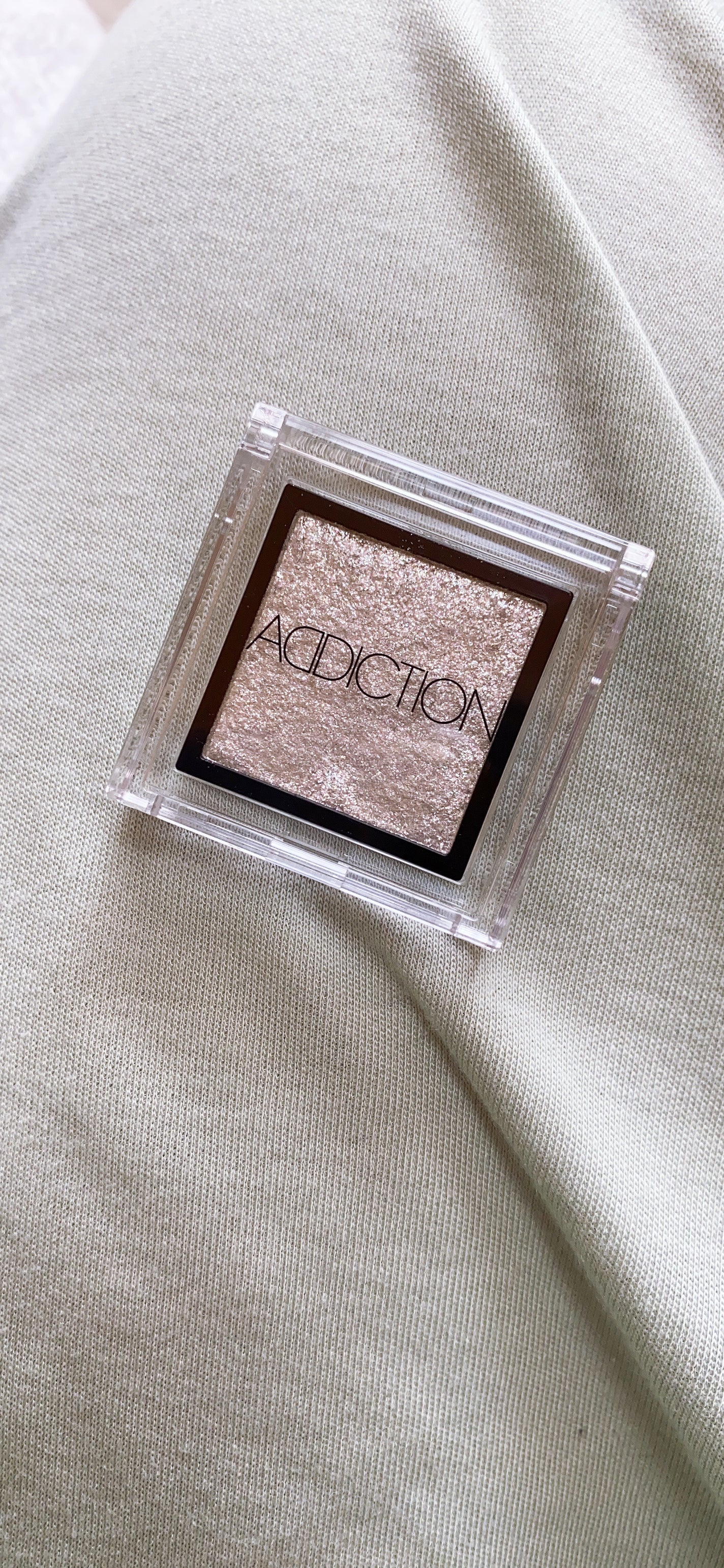 みーた on LIPS 「ADDICTIONザアイシャドウ90圧倒的ラメの上品さがおすす..」(1枚目)