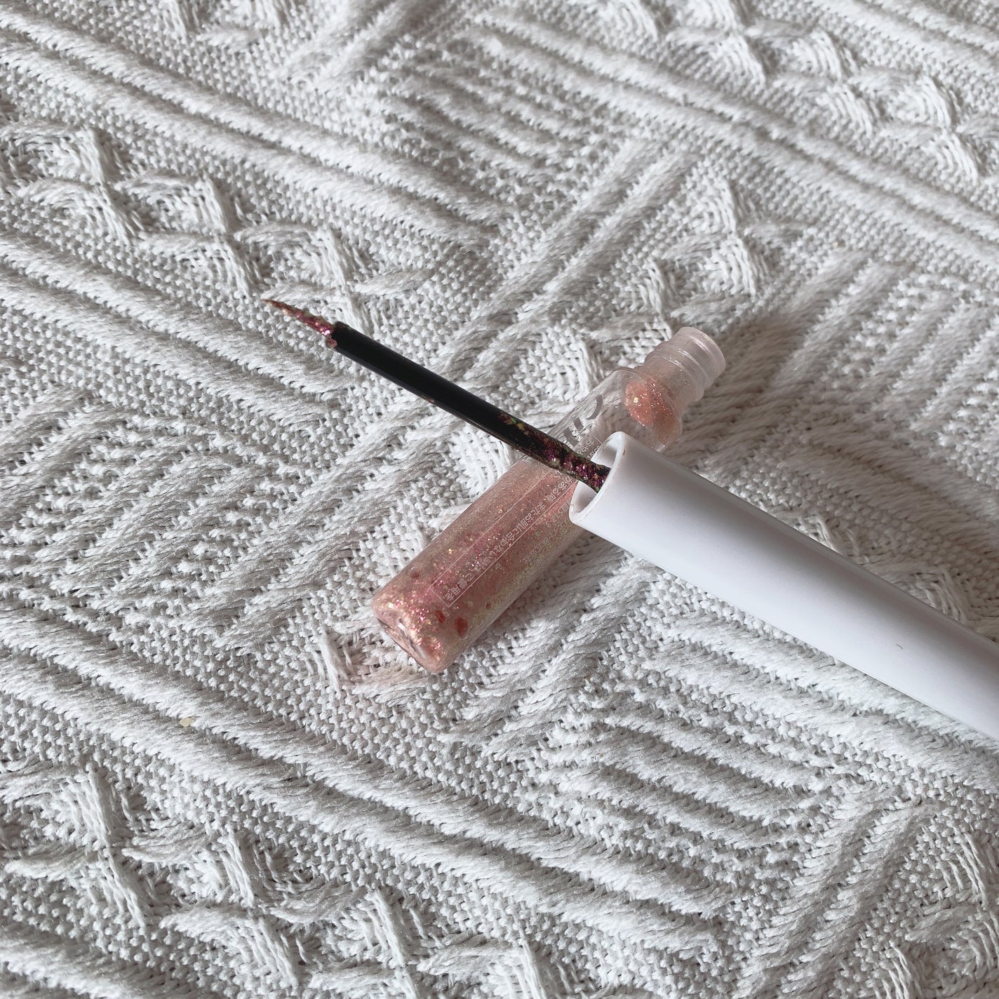 グリッター イルミネーションライナー R/CipiCipi/リキッドアイライナーを使ったクチコミ(2枚目)