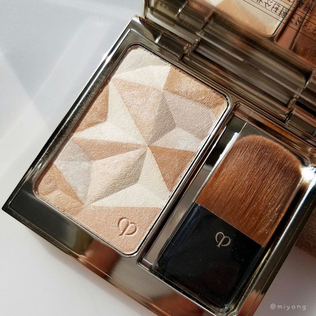 クレ・ド・ポー ボーテ レオスールデクラ/クレ・ド・ポー ボーテ/パウダーハイライトを使ったクチコミ(5枚目)