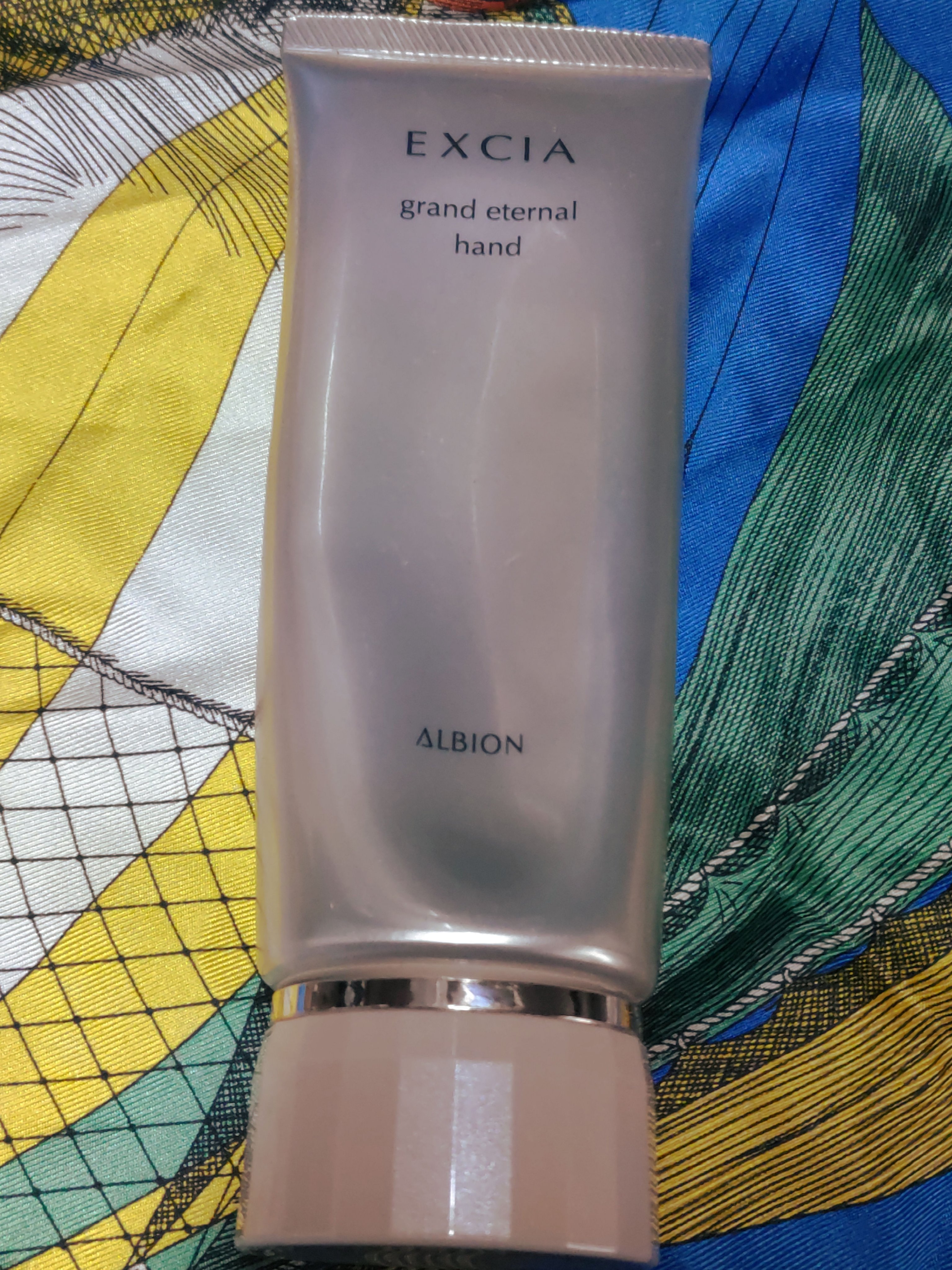 アルビオンエクシアハンドクリーム　ボディ用美容液2点セット アルビオンエクシアハンドクリーム ボディ用美容液2点セット