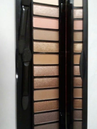 UR GLAM LUXE　12 COLORS EYESHADOW PALLET/U R GLAM/アイシャドウパレットを使ったクチコミ（3枚目）