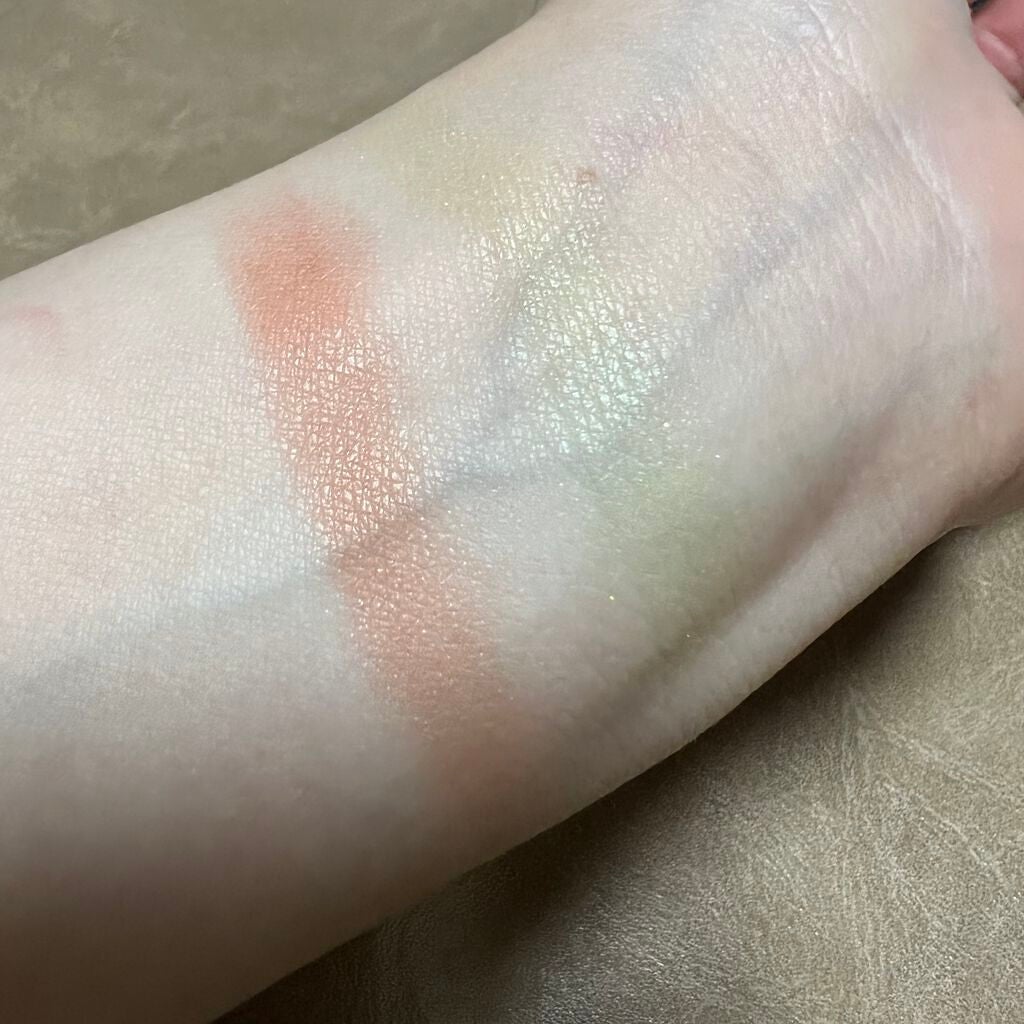 ペタル フロート アイシャドウ/to/one/アイシャドウパレットを使ったクチコミ(4枚目)