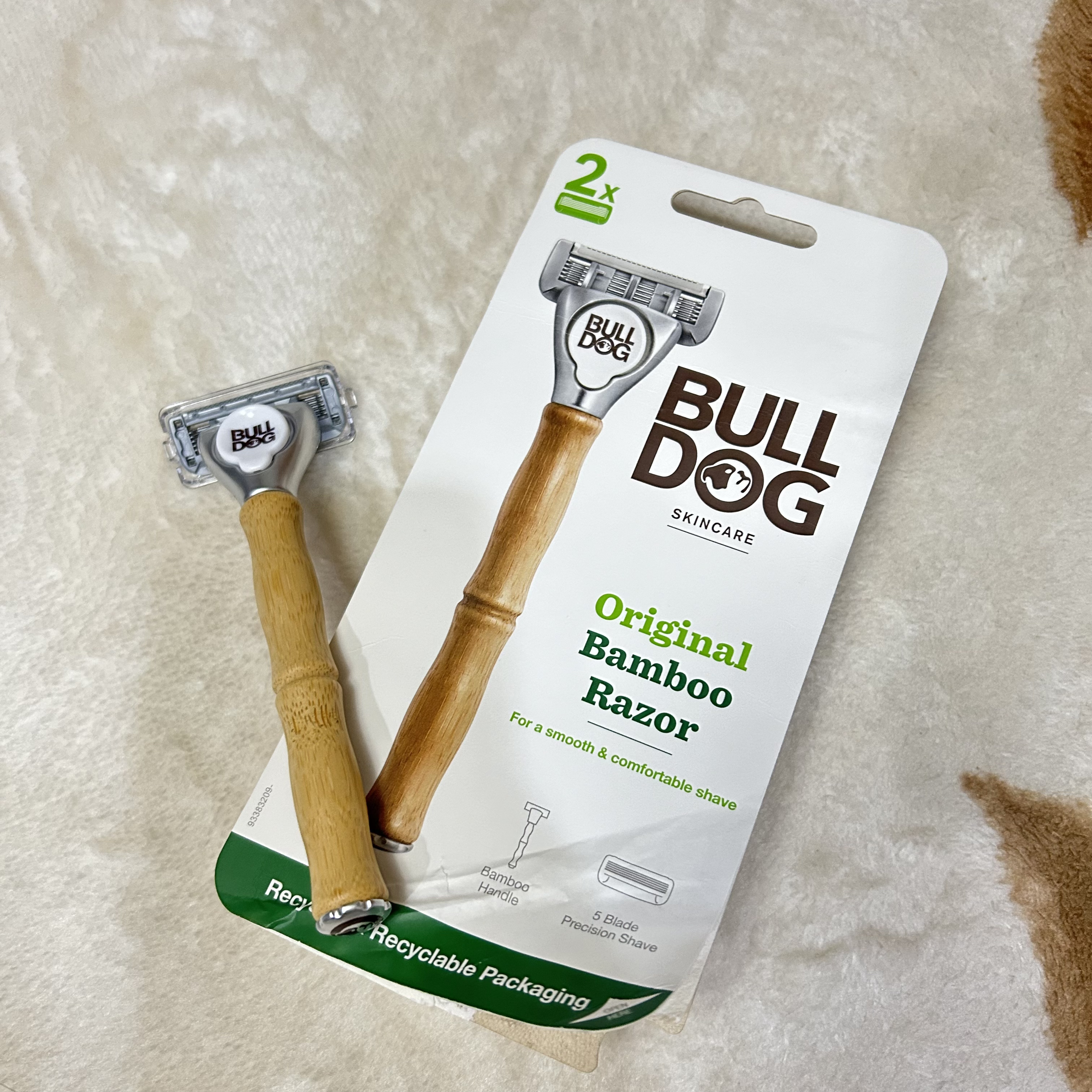 ブルドッグ スキンケア フォーメン ブルドッグ オリジナル バンブーホルダーのクチコミ「替刃入りでお得🉐
竹でできたカミソリ🎋

🎋ブルドッグ スキンケア フォーメン
ブルドッグ オ.....」（1枚目）