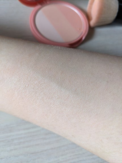 アートクラスバイロダンブラッシャー DE CORAL/too cool for school/パウダーチークの画像