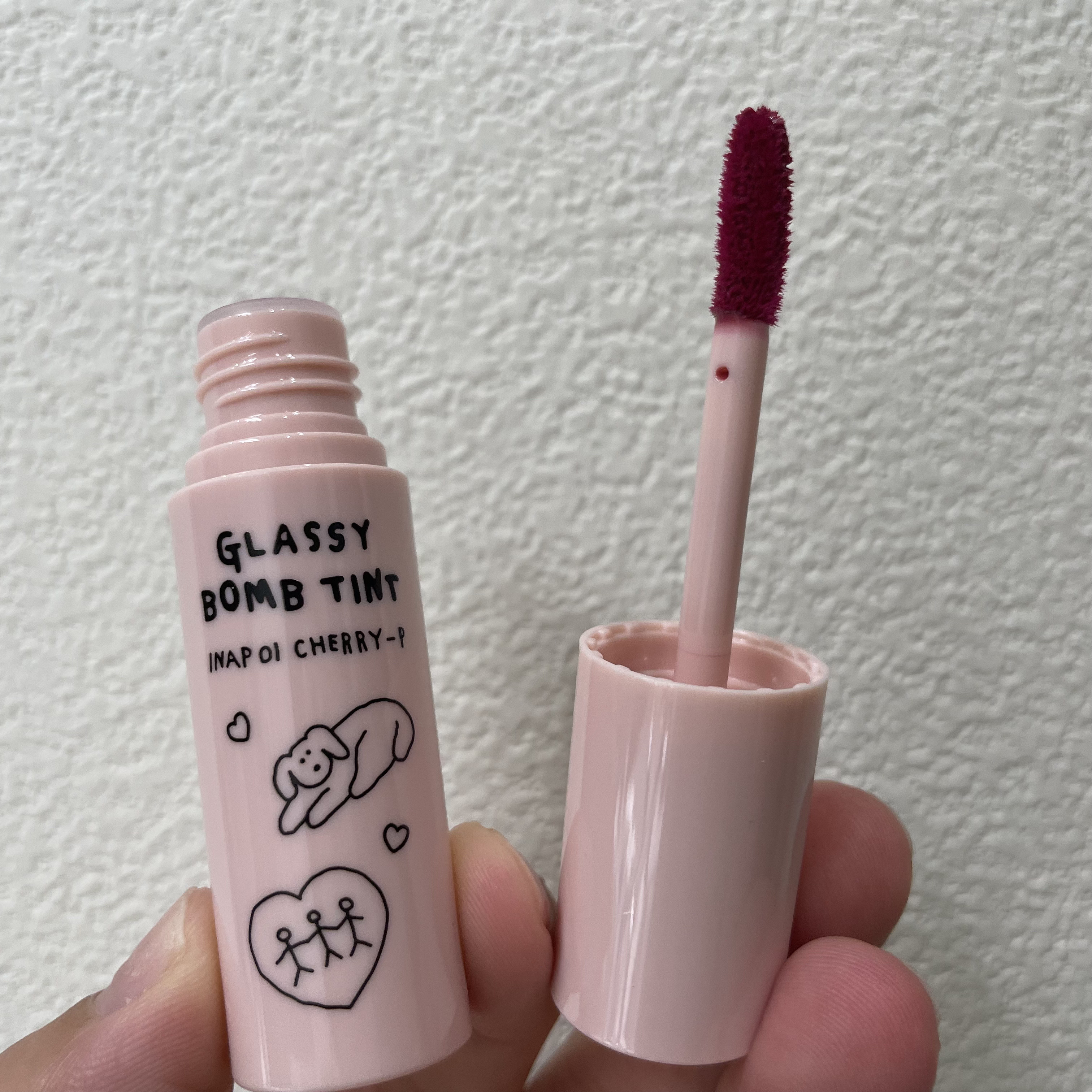 グラッシーボムティント INAP01 チェリーピー/&nd by rom&nd/リップティントを使ったクチコミ（2枚目）
