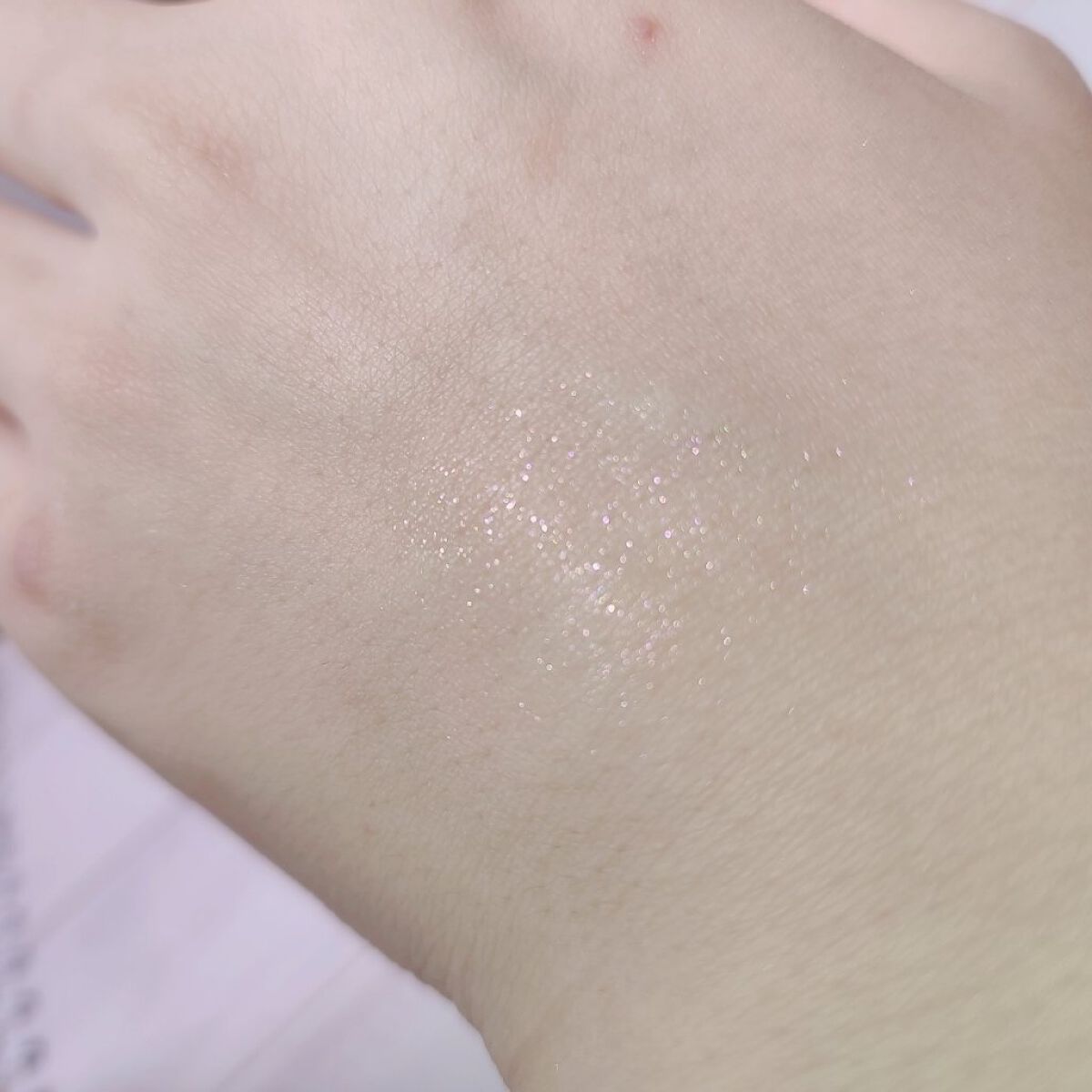 スターダストダイヤモンドハイライトパウダー/PERFECT DIARY/パウダーハイライトを使ったクチコミ（3枚目）