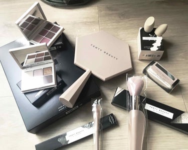 日本未入荷
Fenty Beauty by Rihanna
公式オンラインサイト利用レポート

送料無料キャンペーンを行なっていたので、
日本にまだ実店舗のないフェンティビューティーの通信販売