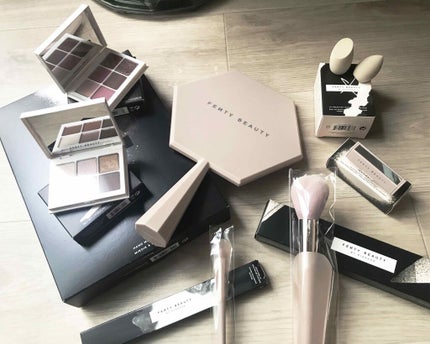 INVISIMATTE BLOTTING PAPER/FENTY BEAUTY BY RIHANNA/その他化粧小物を使ったクチコミ(1枚目)