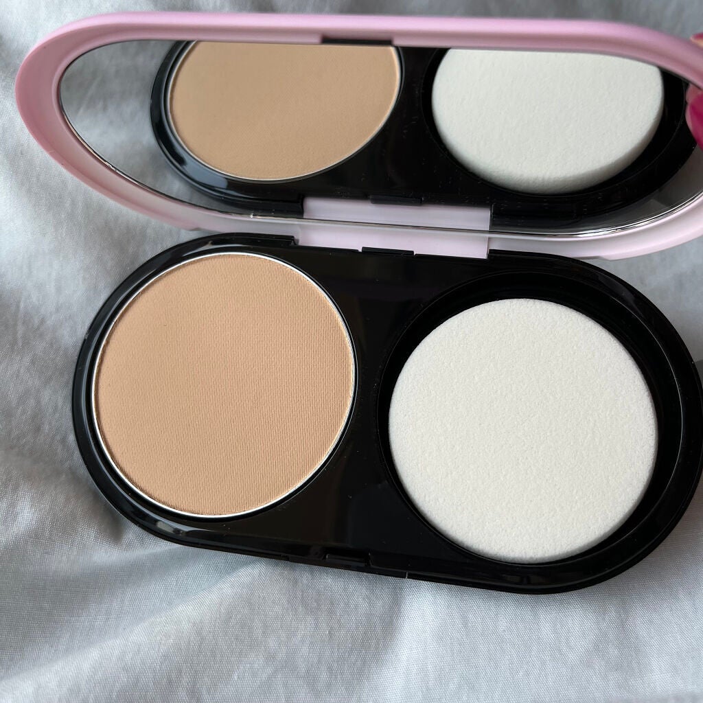 ライトフル C3 ナチュラル シルク パウダーファンデーション/M・A・C/パウダーファンデーションを使ったクチコミ(2枚目)