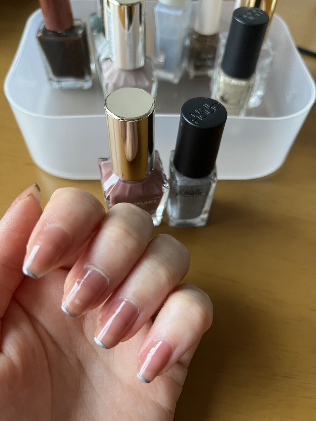 ネイルホリック SV002/ネイルホリック/マニキュアを使ったクチコミ（2枚目）