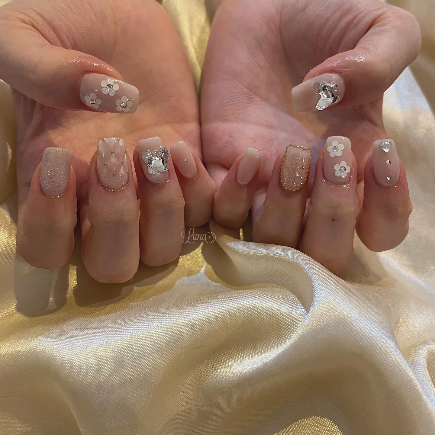 #ジェルネイル,#ワンカラーネイル,#ニュアンスネイル,#うるうるネイル,#ちゅるんネイル,#シンプルネイル,#パーツネイル,#透け感ネイル,#クリアネイル,#ぷっくりネイル,#ちぐはぐネイル,#韓国ネイル,#蝶々ネイル,#うるつやネイル,#フレンチガーリーネイル,#お花ネイル,#アイボリーネイル,#キルティングネイルのネイルデザイン