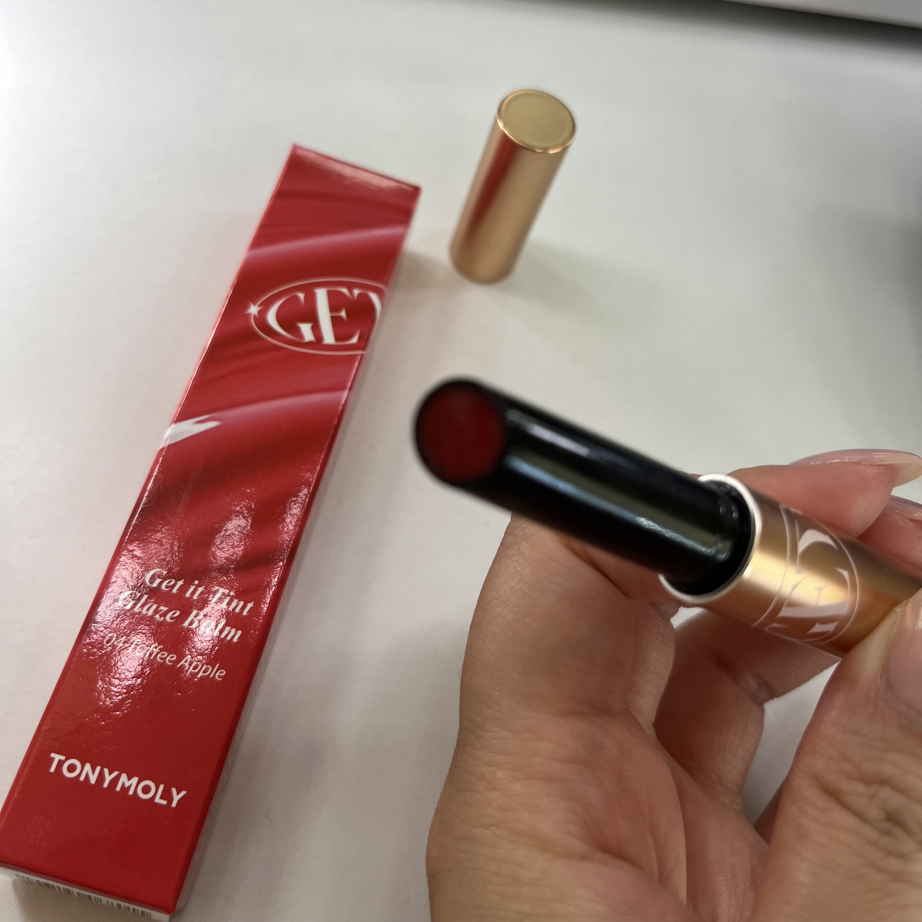 ゲットイットティントグレーズバーム 04 トフィーアップル/TONYMOLY/リップティントを使ったクチコミ（3枚目）