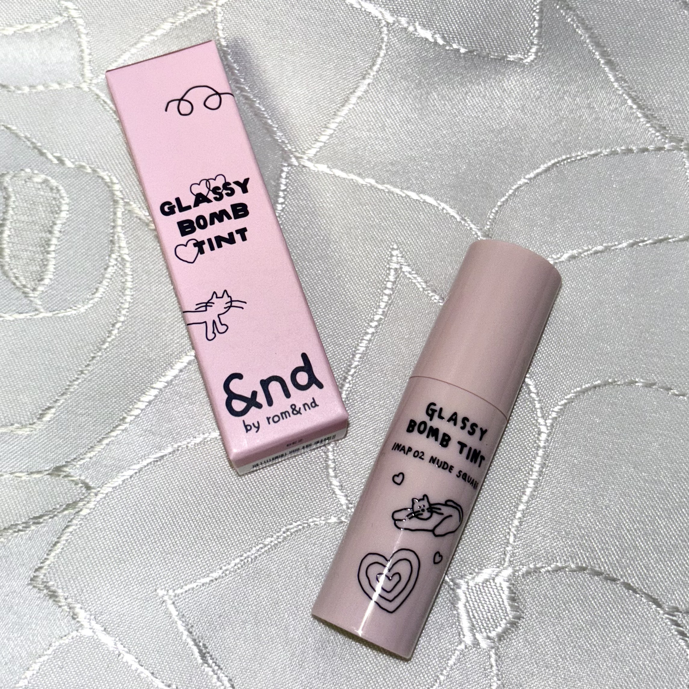 グラッシーボムティント INAP02 ヌードスクエア/&nd by rom&nd/リップティントを使ったクチコミ（1枚目）