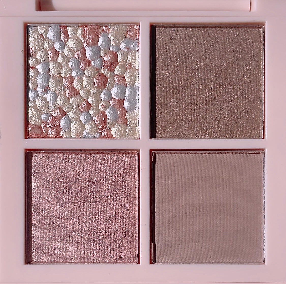 レブロン ダズル アイシャドウ クアッド/REVLON/アイシャドウパレットを使ったクチコミ(3枚目)