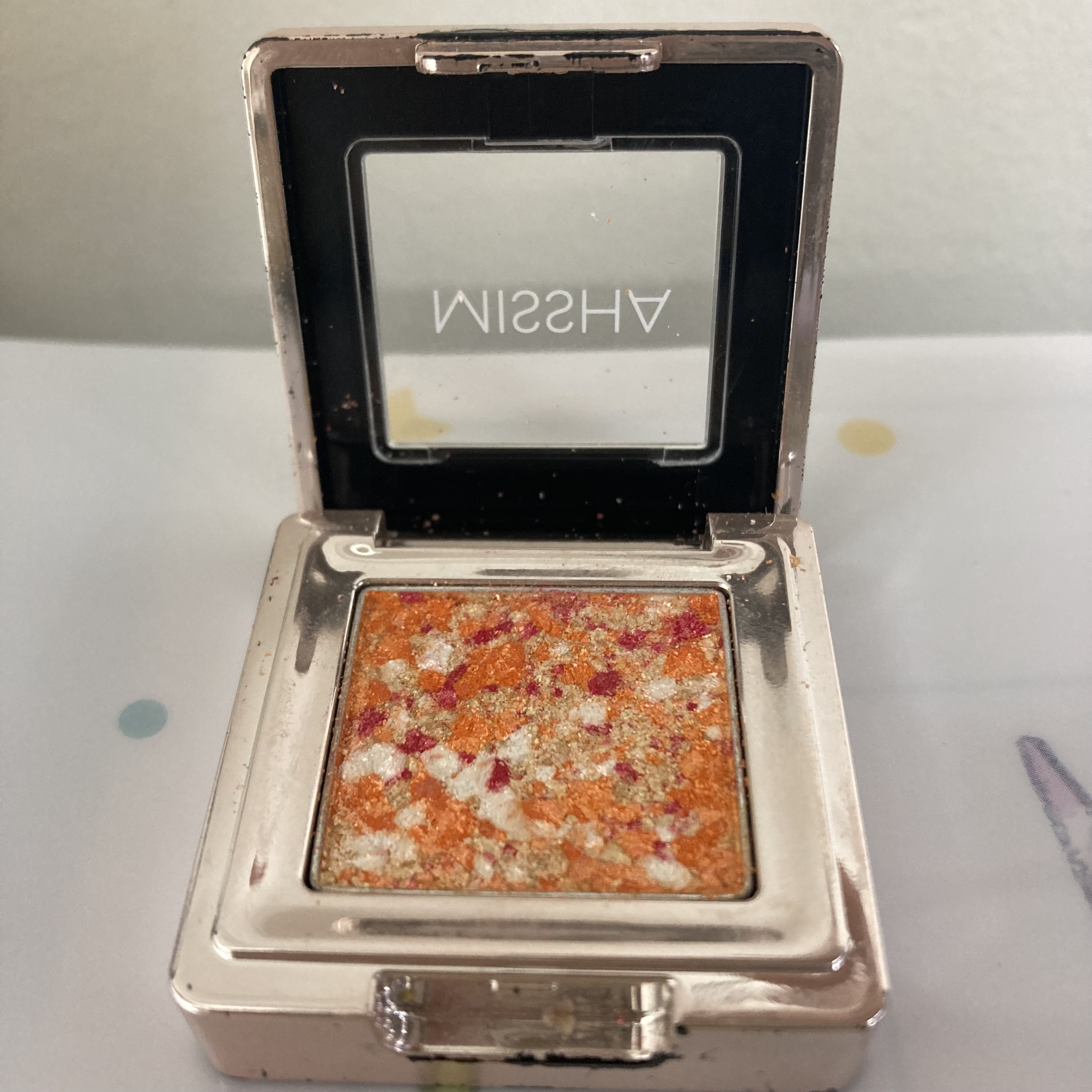 グリッタープリズム シャドウ GOR01 マンゴープリズム/MISSHA/グリッターを使ったクチコミ（1枚目）